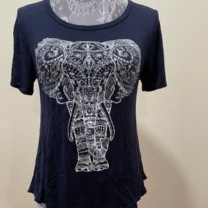 Super cute and soft T-shirt size L